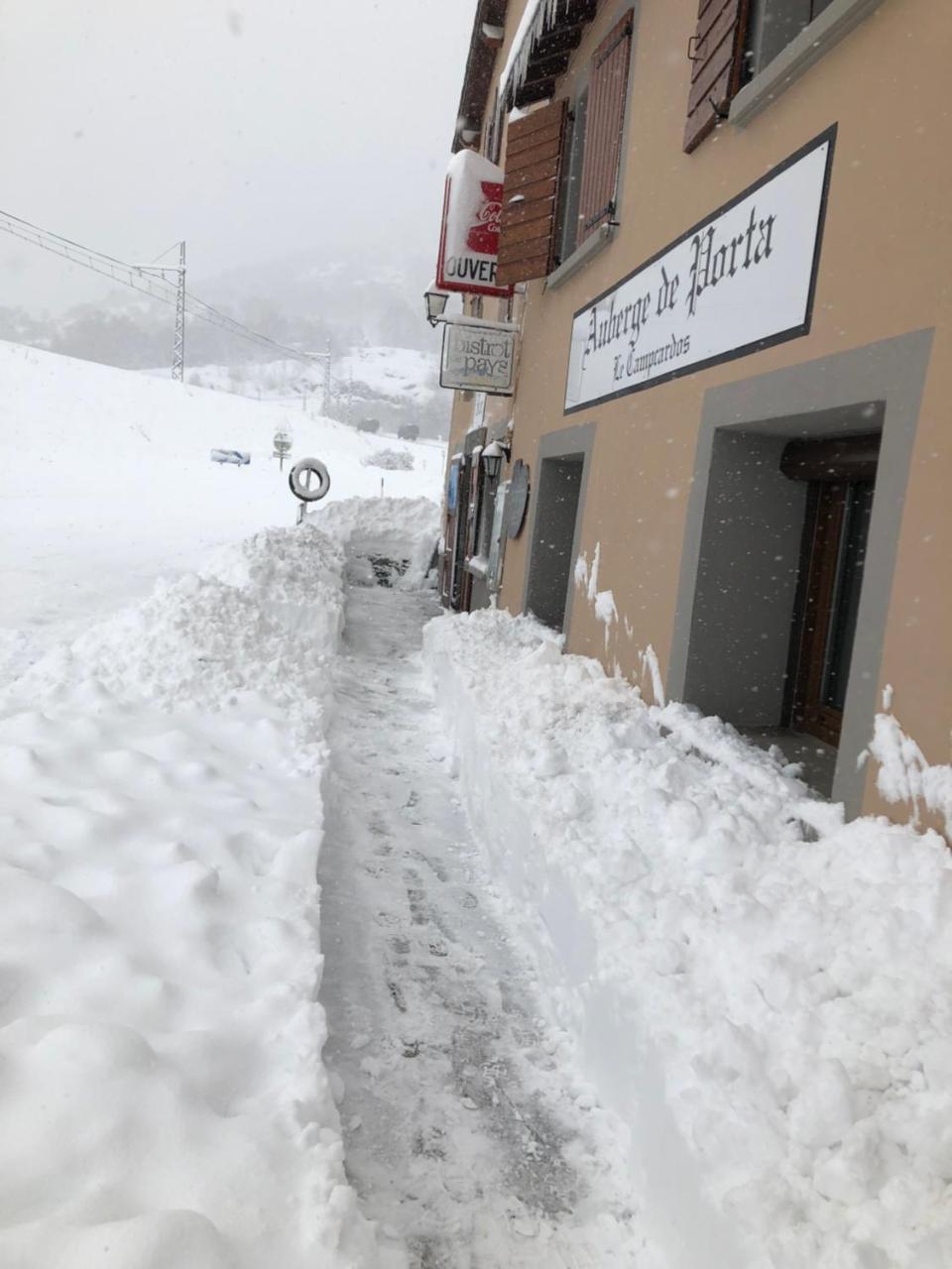 ホテル Le Campcardos Porta エクステリア 写真